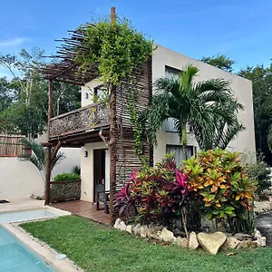 Ahal, Apartahotel